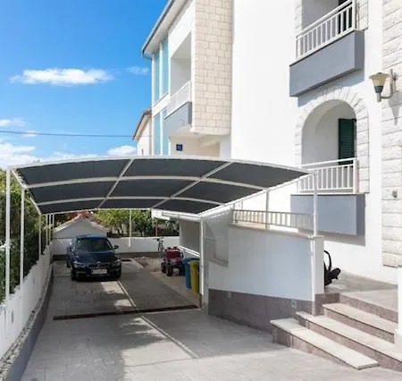 Apartment In With Terrace, Air Conditioning, W-lan 3553-4 *