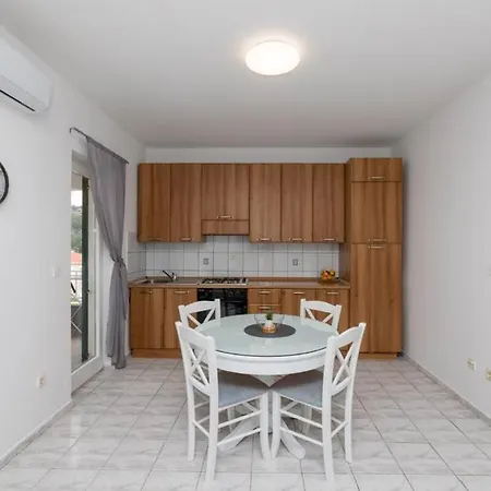In With Terrace, Air Conditioning, W-lan 3553-4 Supetar