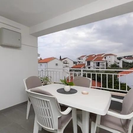 In With Terrace, Air Conditioning, W-lan 3553-4 Apartment Supetar