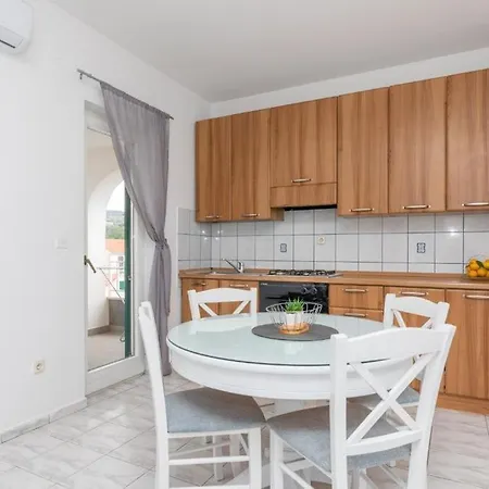 In With Terrace, Air Conditioning, W-lan 3553-4 Apartment Supetar