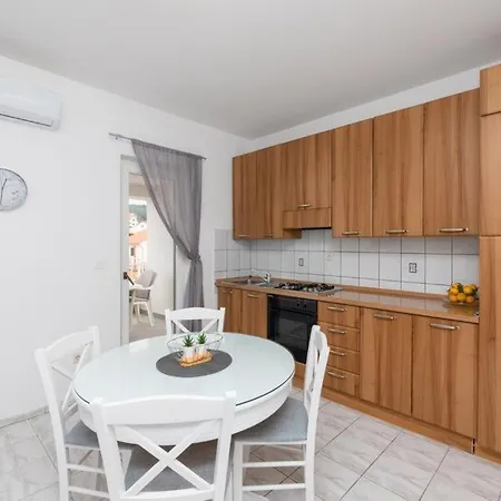In With Terrace, Air Conditioning, W-lan 3553-4 Apartment
